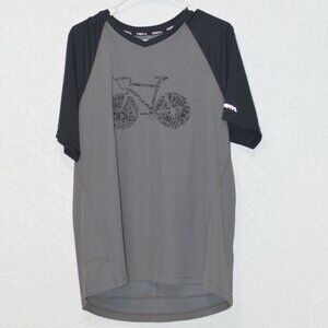 Mens Trayl Grey and Black Athletic Shirt Size XL (100% polyester)